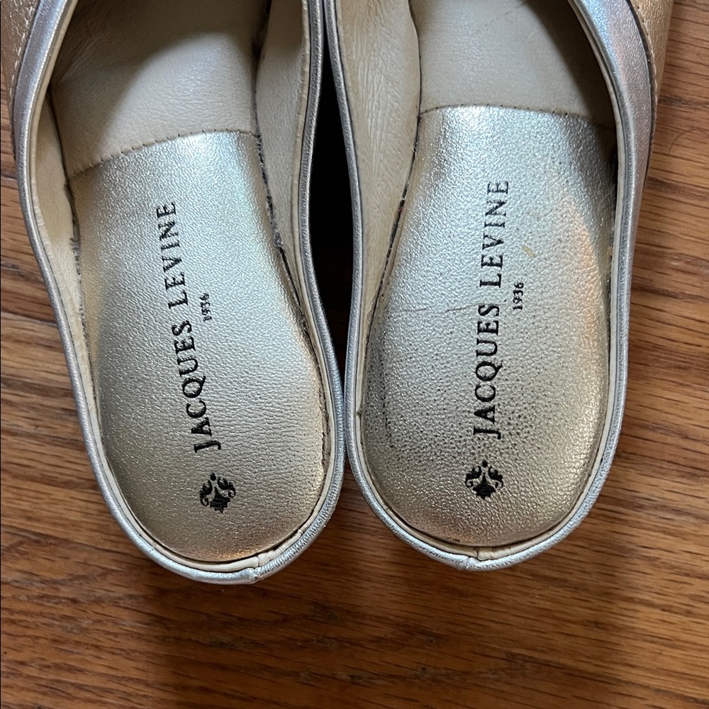 Jacques Levine Gold Leather Slip-On Ballet Flats - Picture 2 of 3